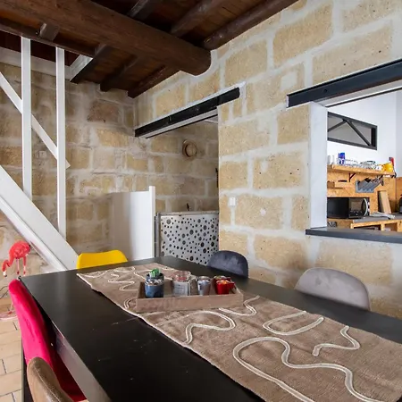 Maison Familiale A 2 Min A Pied De L'institut A Armand Calme Jeux Babyfoot Jacuzzi Proche